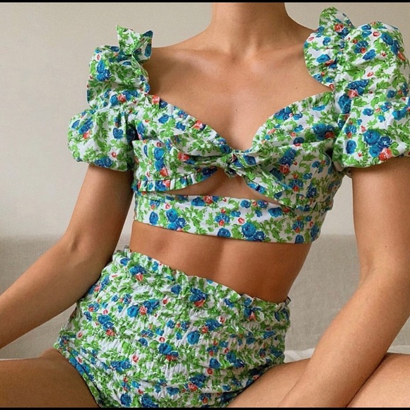 House of Sunny Tops - House Of Sunny green floral puff sleeve top.